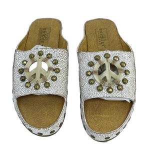Bridget Shuster Women’s White Wedge Brazilian Sandals Sz 10M vintage look peace